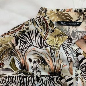 Zara Women XS Animal Jungle Print Button down Satin Long sleeves